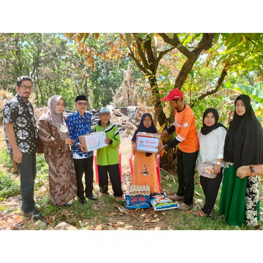 BAZNAS Barru Bantu Korban Kebakaran di Desa Siddo