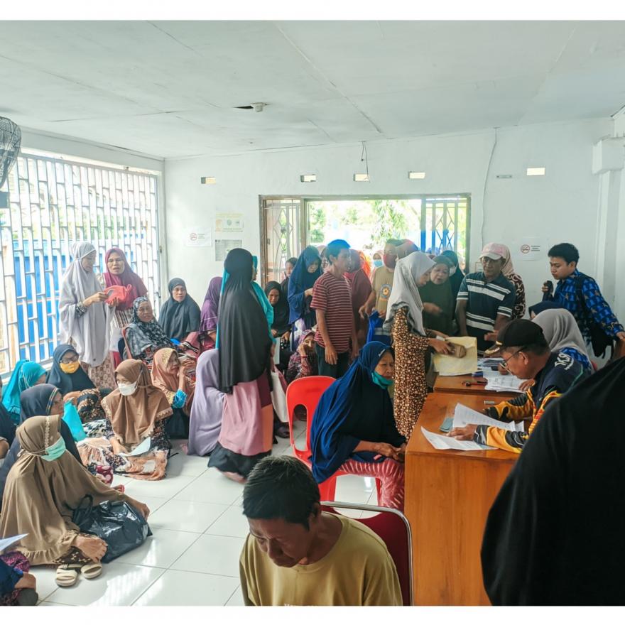 Warga Desa Siddo Antusias Terima Dana BLT-BBM