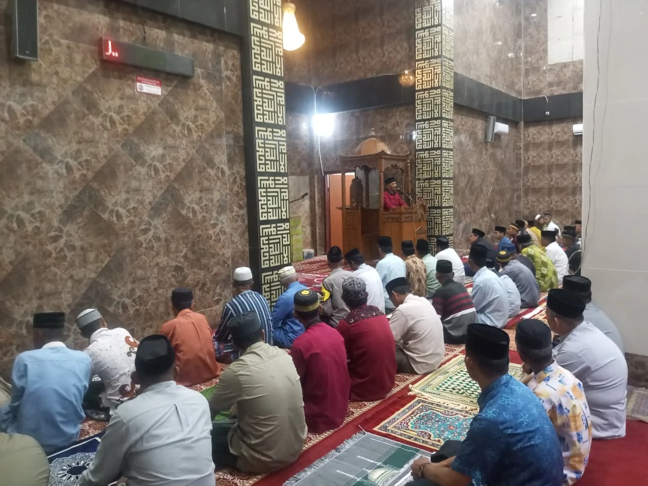 Gambar Camat Soppeng Riaja Jemput Bola di Masjid Siddo,